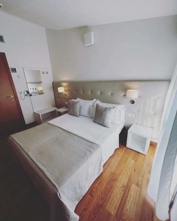 Hotel Ardea 리치오네 외부 사진