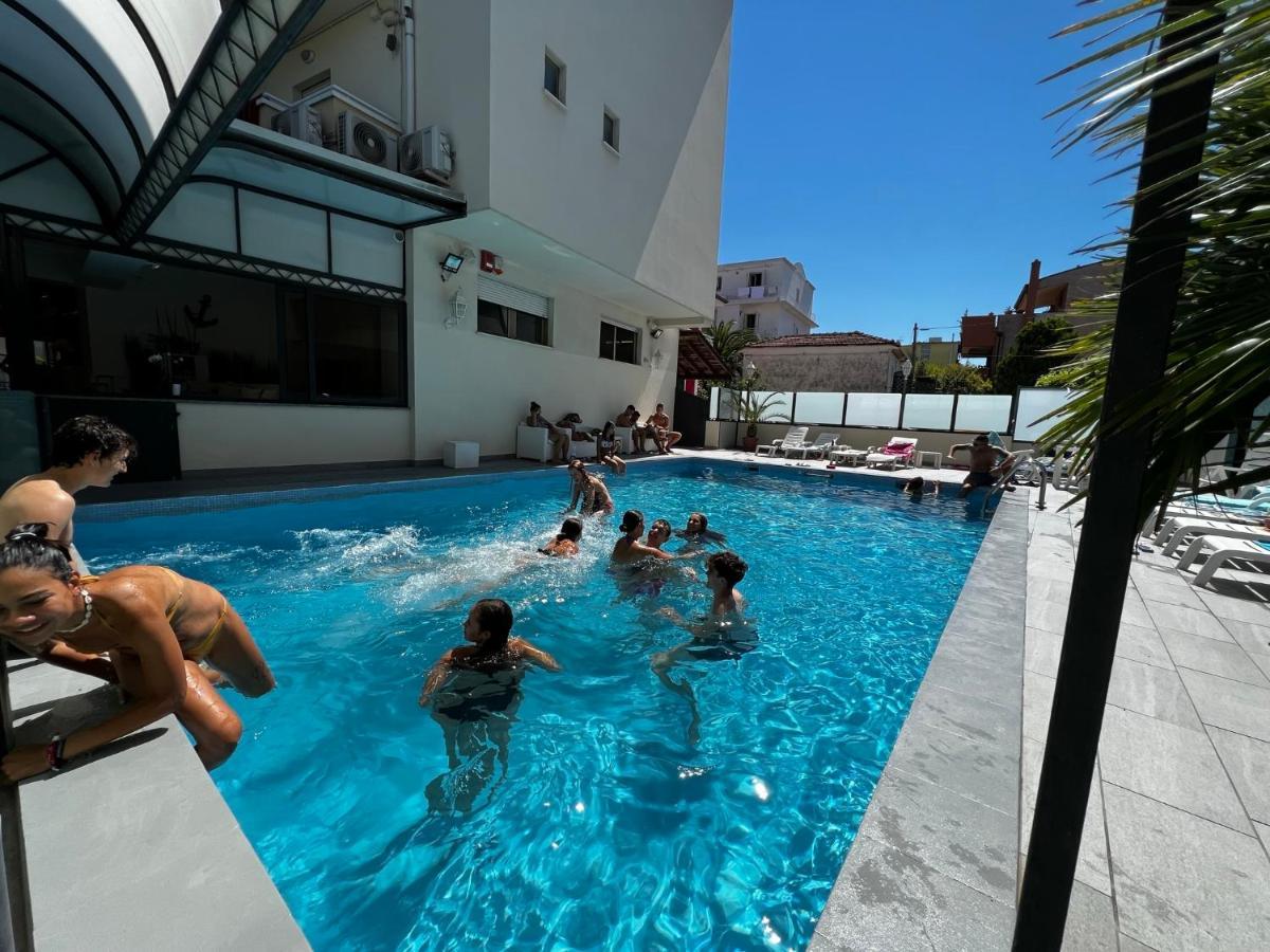 Hotel Ardea 리치오네 외부 사진